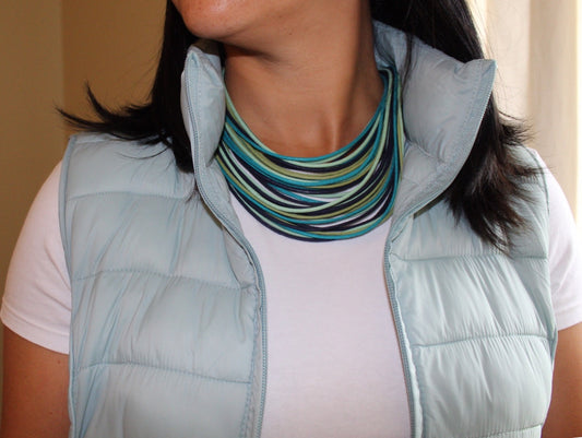 Blue and green palette necklace with cotton threads