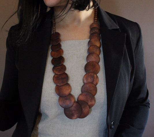 Round wood necklace